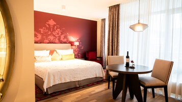 Deluxe Single Room | Premium bedding, pillowtop beds, free minibar, in-room safe