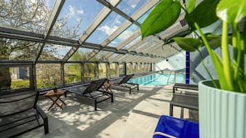 Indoor pool, pool loungers