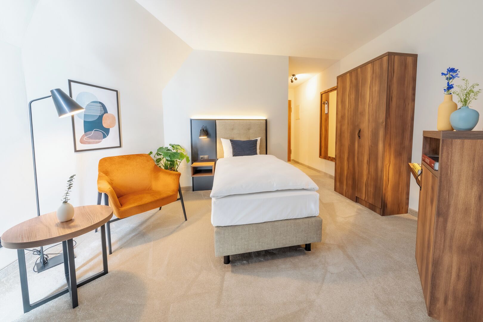 premium bedding, in-room safe, desk, laptop workspace