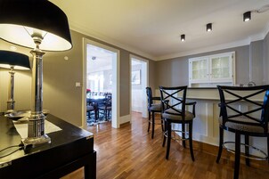 Suite (Master) | 1 bedroom, in-room safe, desk, laptop workspace
