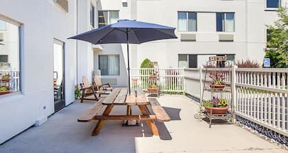 Sleep Inn & Suites Bay View Acme - Travers City
