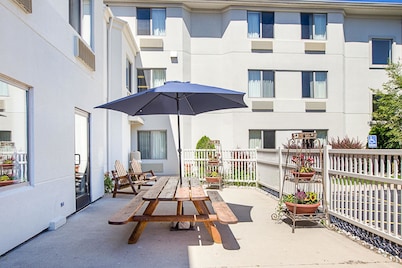 Sleep Inn & Suites Bay View Acme - Travers City