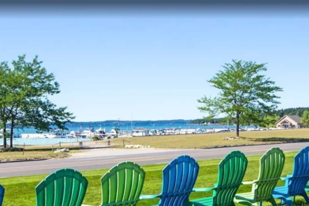 Sleep Inn & Suites Bay View Acme - Travers City