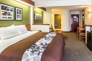 Suite, 1 King Bed with Sofa bed, Non Smoking