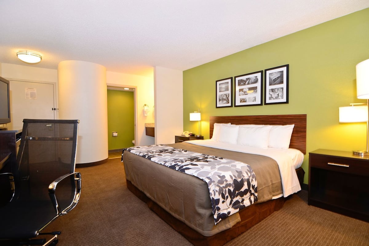 Desk, iron/ironing board, cribs/infant beds, free WiFi