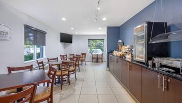 Desayuno continental incluido todos los días