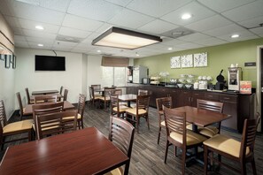 Free buffet breakfast 