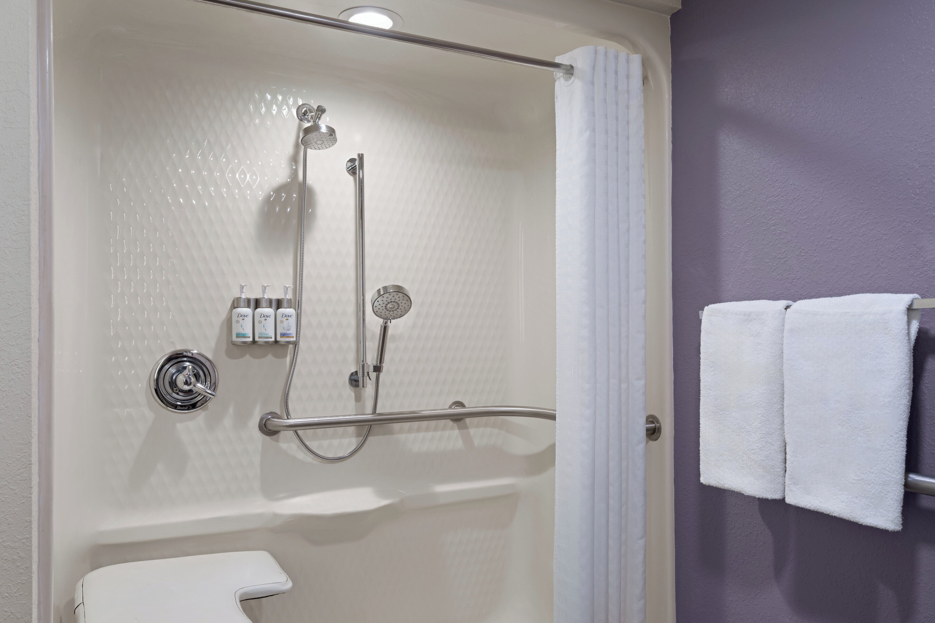 Room, 1 King Bed, Roll-in Shower (Communications, Mobility Access) | Bathroom