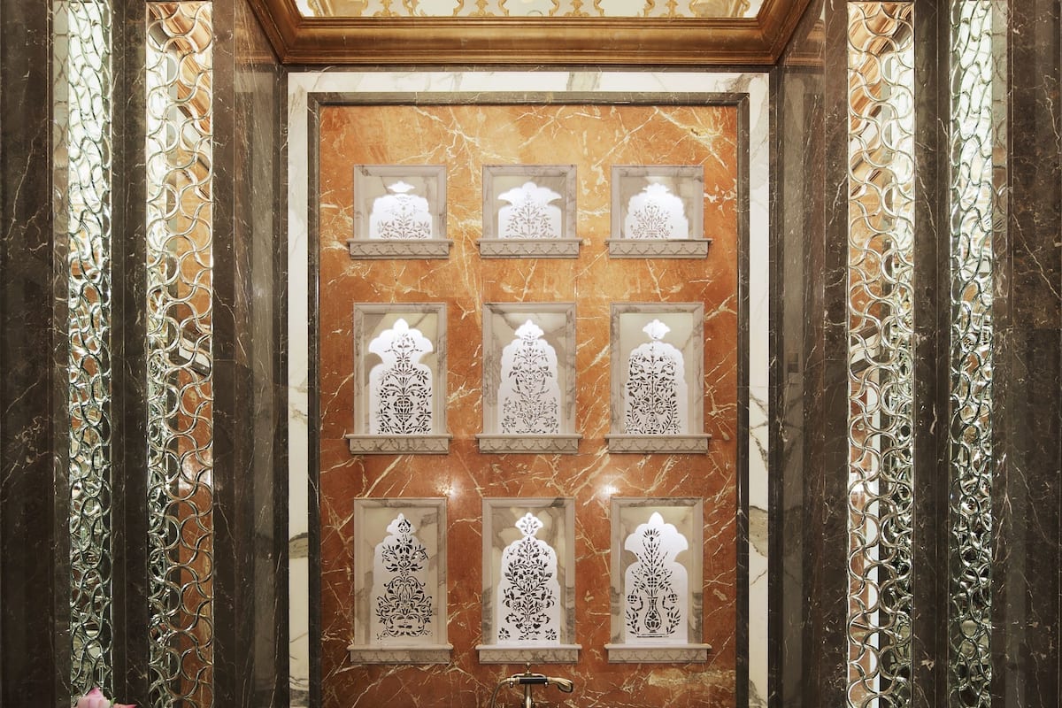 couples treatment room(s), sauna, hot tub, steam room, body treatments