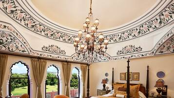 Suite, 1 Bedroom, Garden View (Historical) | Minibar, in-room safe, individually decorated, individually furnished