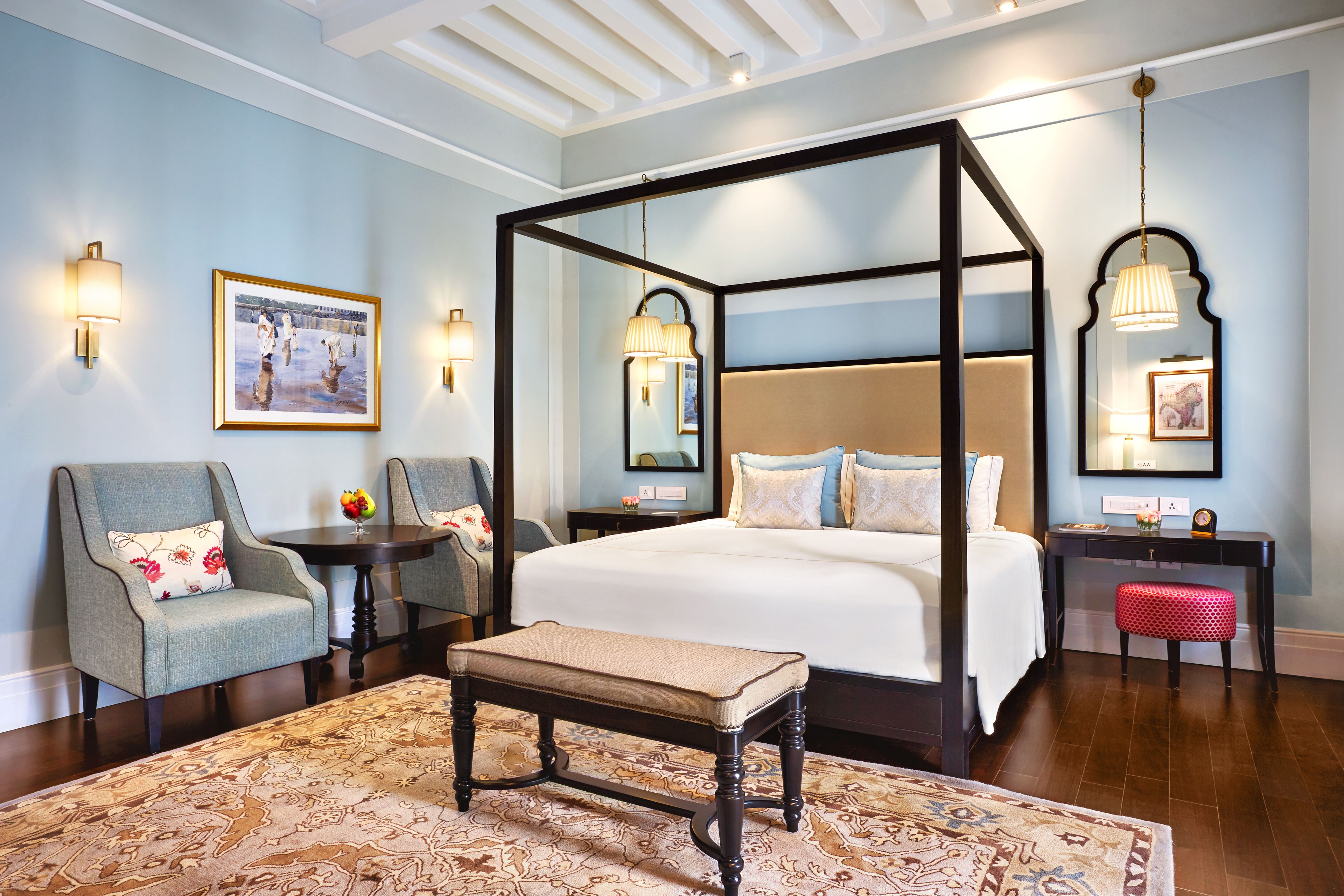 colonial room king bed | 1 bedroom, hypo-allergenic bedding, minibar, in-room safe