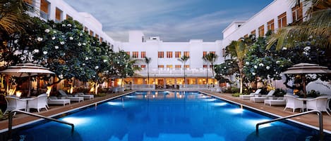 Outdoor pool, pool loungers