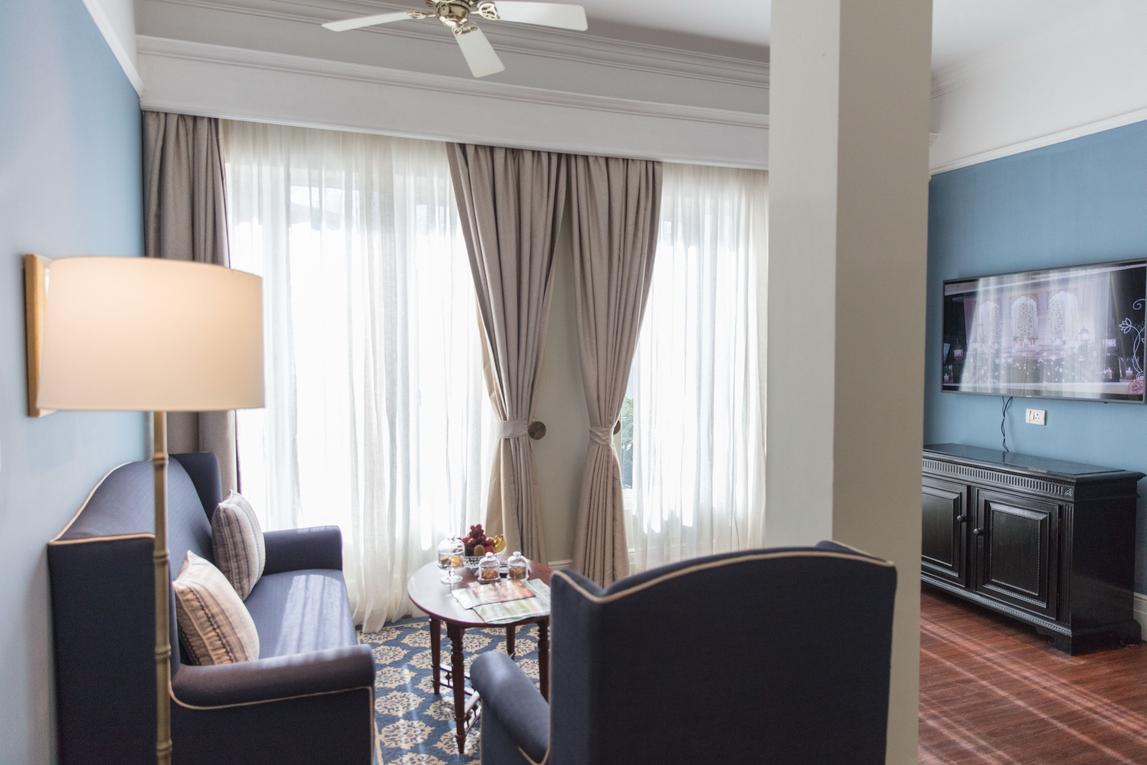 suite (heritage) | living area | 49-inch led tv with satellite channels, tv