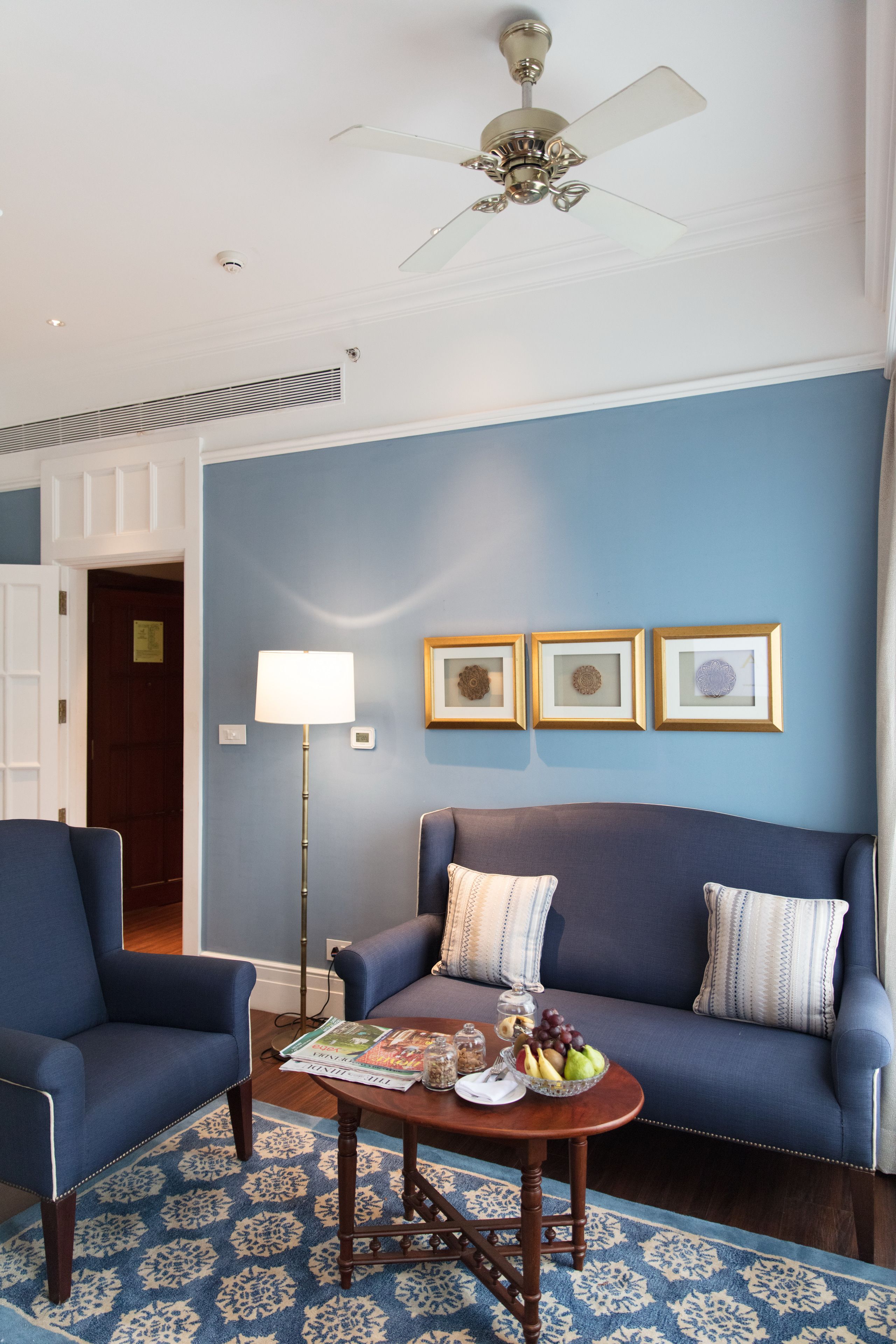 suite (heritage) | living area | 49-inch led tv with satellite channels, tv