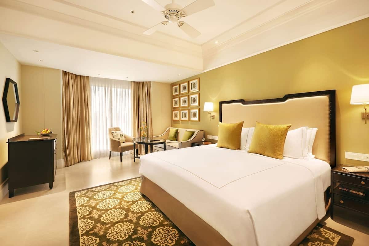 1 bedroom, hypo-allergenic bedding, minibar, in-room safe