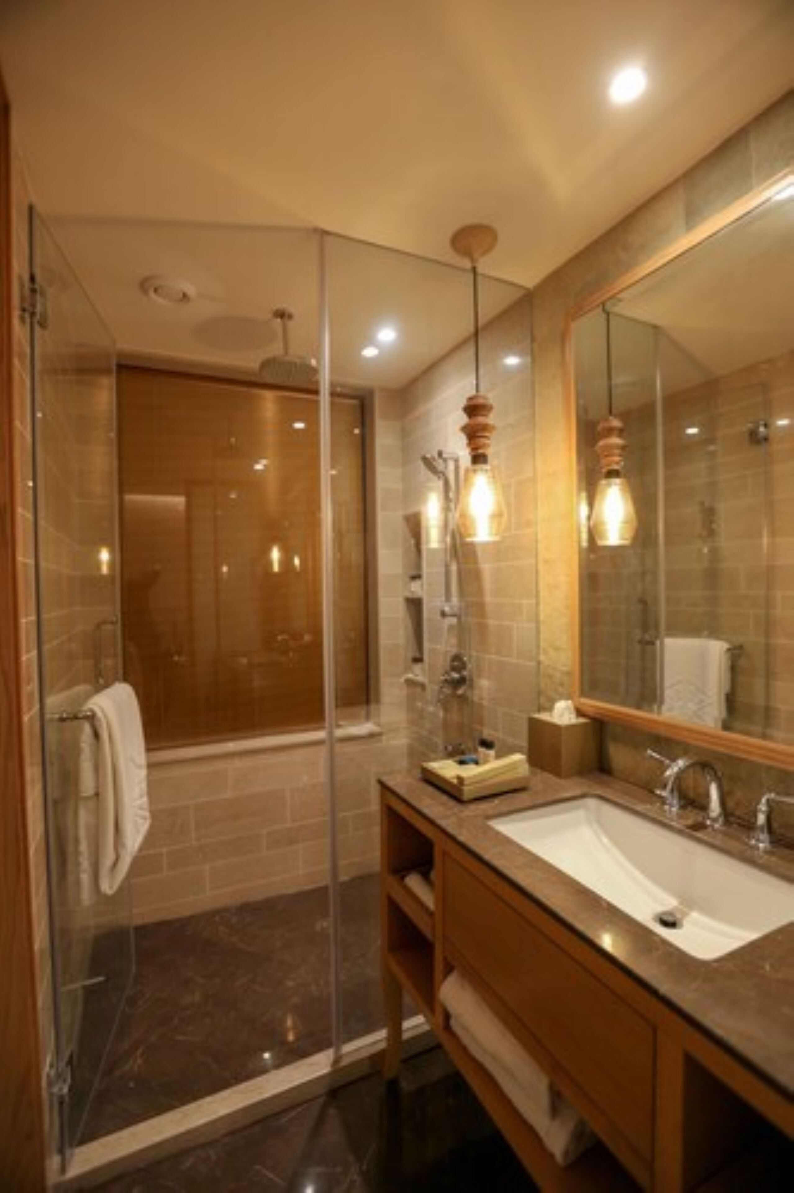 superior room, 2 single beds | minibar, in-room safe, desk, blackout curtains