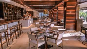 Daily buffet breakfast (INR 850 per person)