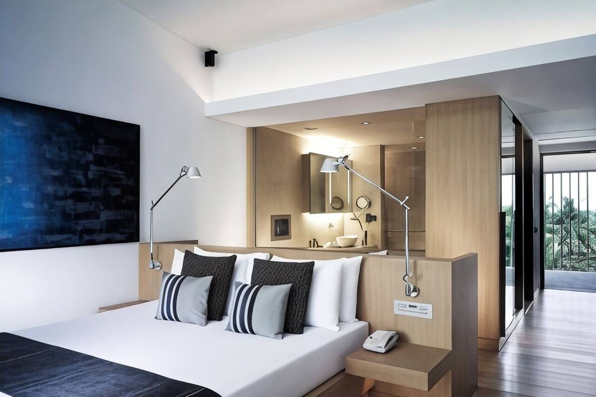 Minibar, caja fuerte, escritorio y cortinas opacas