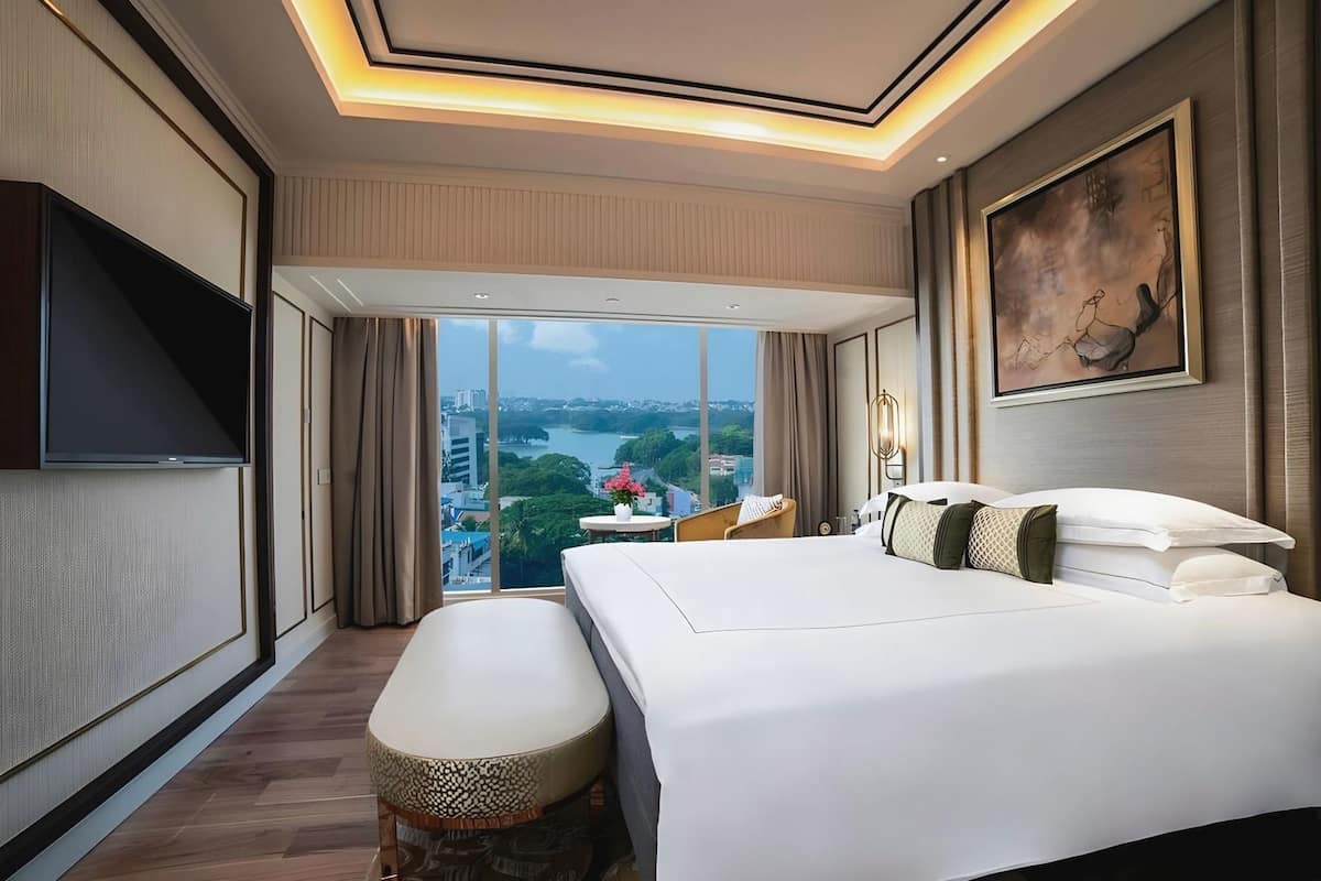 Premium bedding, minibar, in-room safe, desk