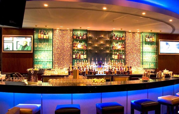 Poolside bar