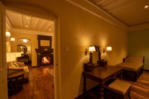 Junior Suite, 1 Bedroom | Living area