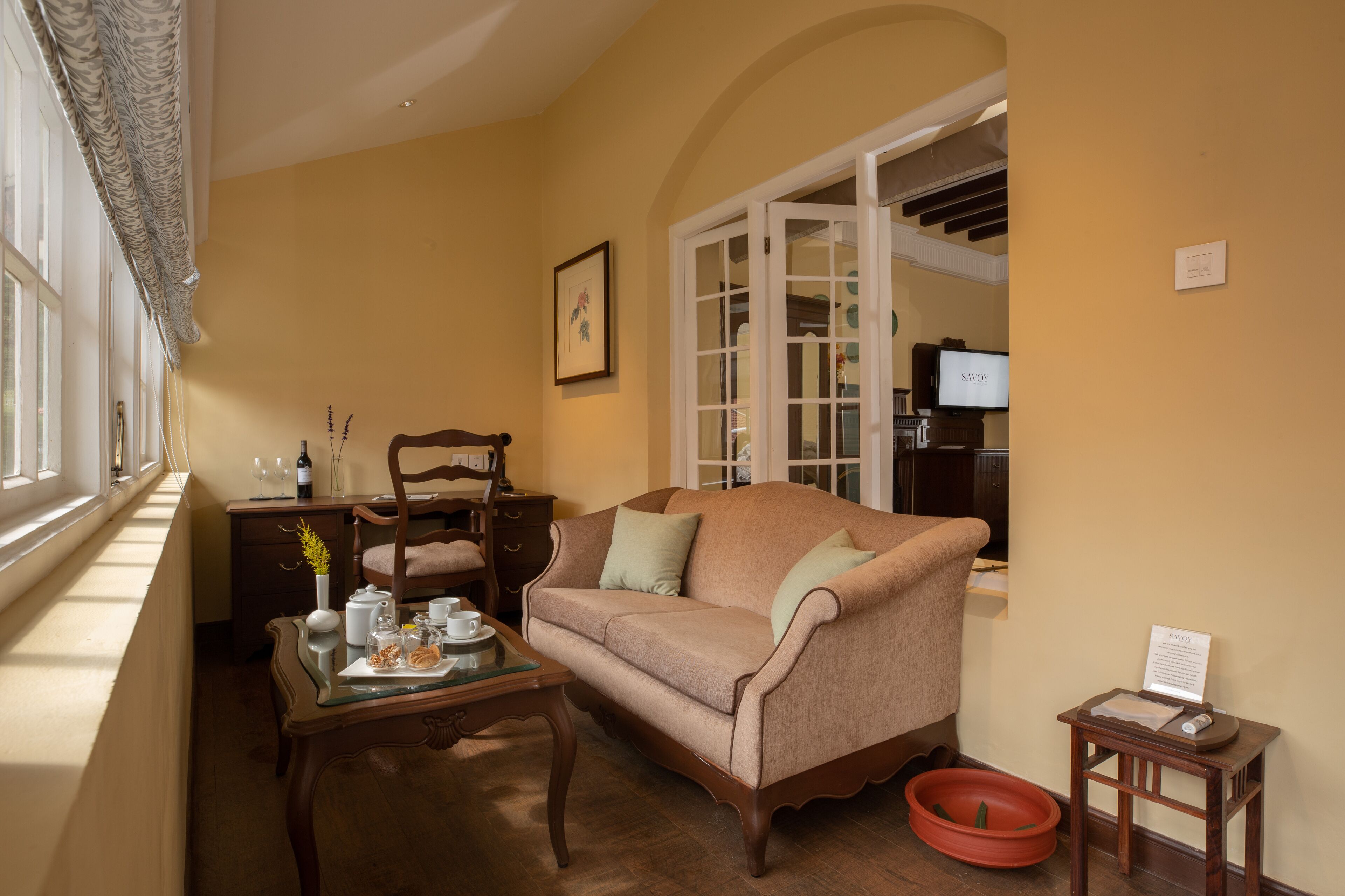 29-inch flat-screen tv with satellite channels, tv, fireplace