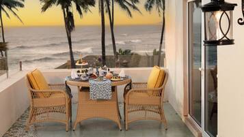 Luxe suite, uitzicht op zee | Terras