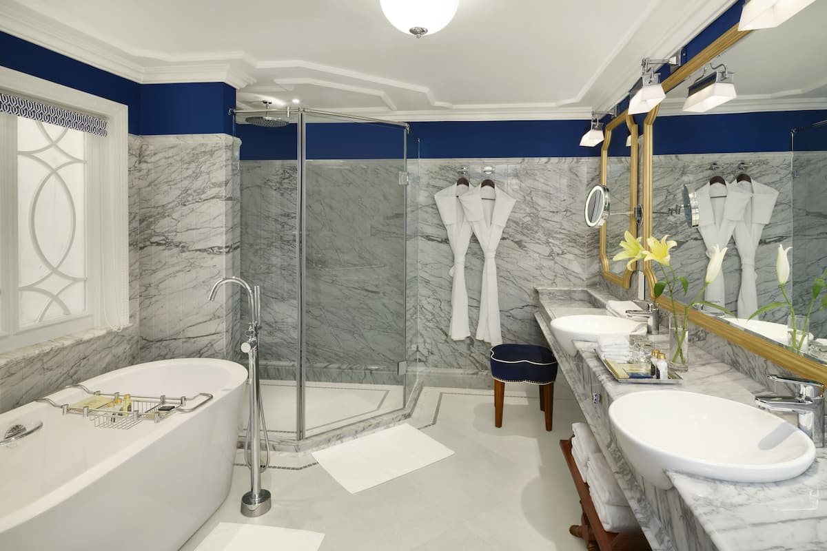 exclusive villa, 2 bedrooms, sea view (hermitage) | bathroom | designer toiletries, hair dryer, bathrobes, slippers