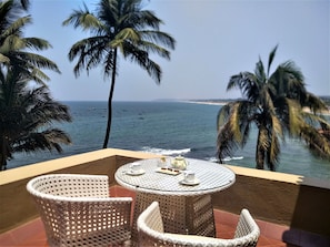 Premium Room, 1 King Bed, Sea View | Terrace/patio