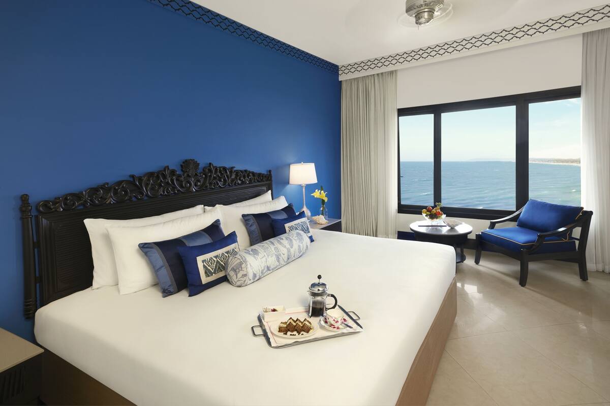 Premium bedding, memory foam beds, minibar, in-room safe