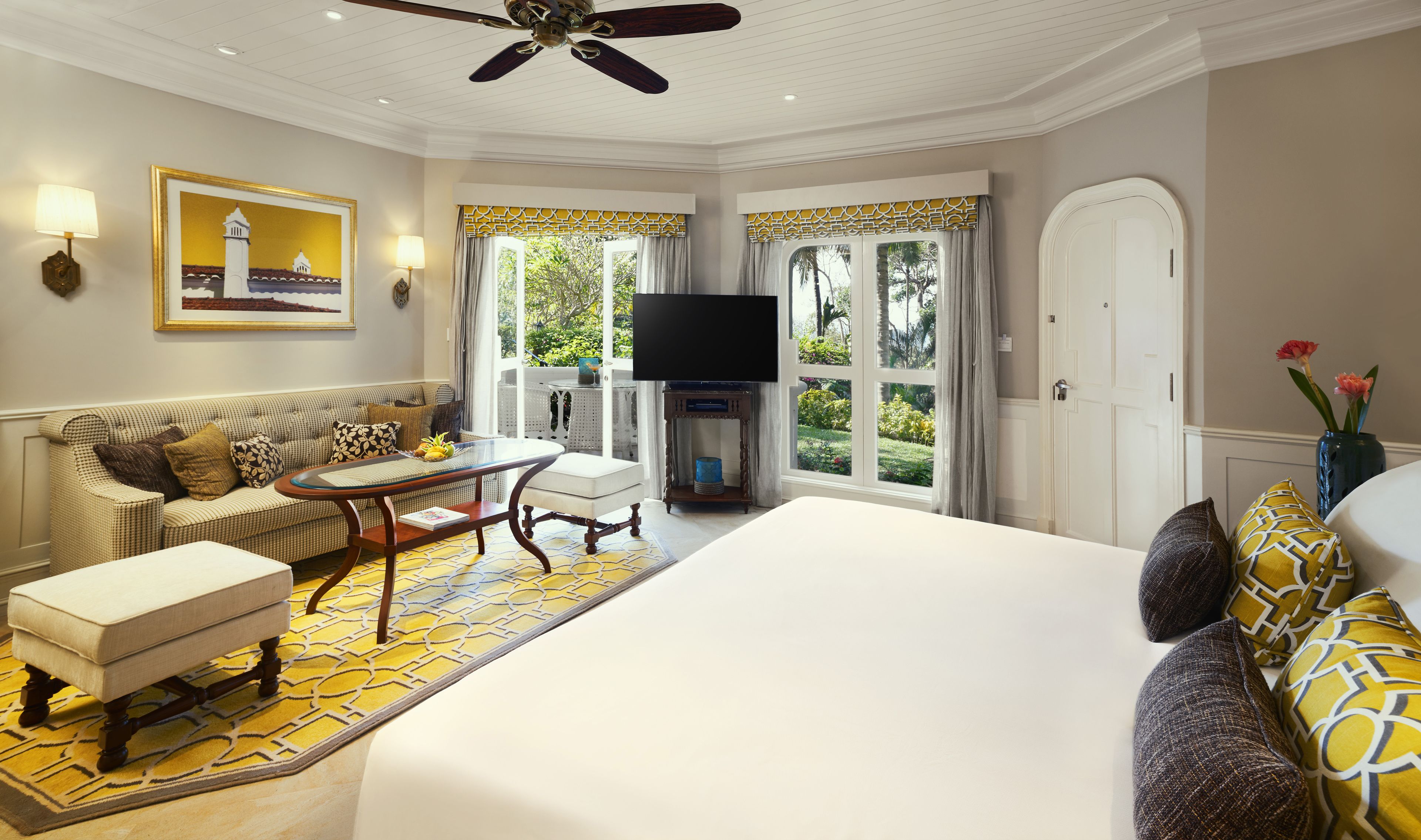 1 bedroom, premium bedding, memory-foam beds, minibar