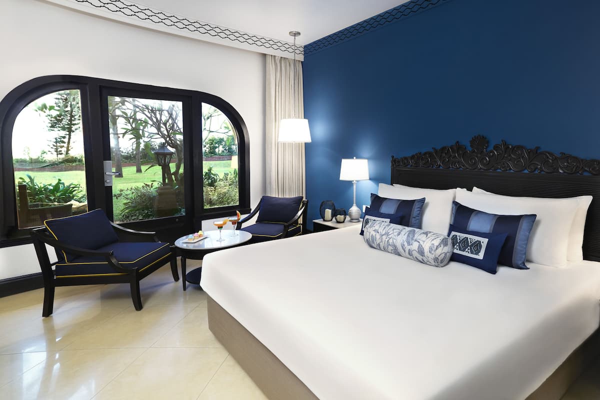Superior Room, 1 King Bed, Garden View | Premium bedding, memory foam beds, minibar, in-room safe