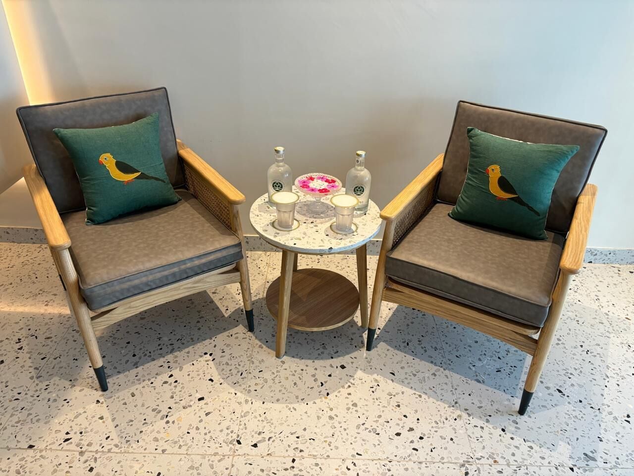 steam room, 2 treatment rooms, manicures and pedicures