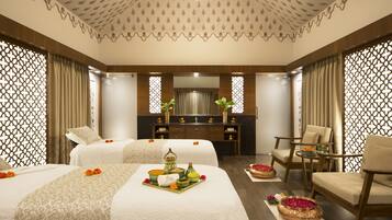 Steam room, 2 treatment rooms, manicures and pedicures