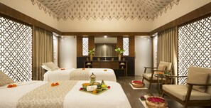 Steam room, 2 treatment rooms, manicures and pedicures
