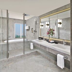 Taj Club Premium Room | Bathroom | Shower, free toiletries, hair dryer, bathrobes