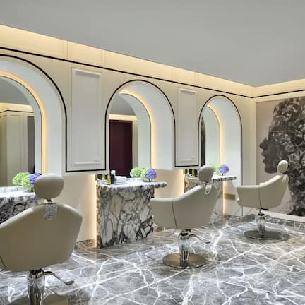 Couples treatment rooms, sauna, hot tub, body treatments, aromatherapy