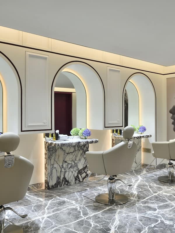 Couples treatment rooms, sauna, hot tub, body treatments, aromatherapy