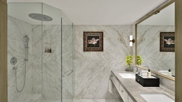 Signature Suite (Versailles) | Bathroom | Shower, free toiletries, hair dryer, bathrobes