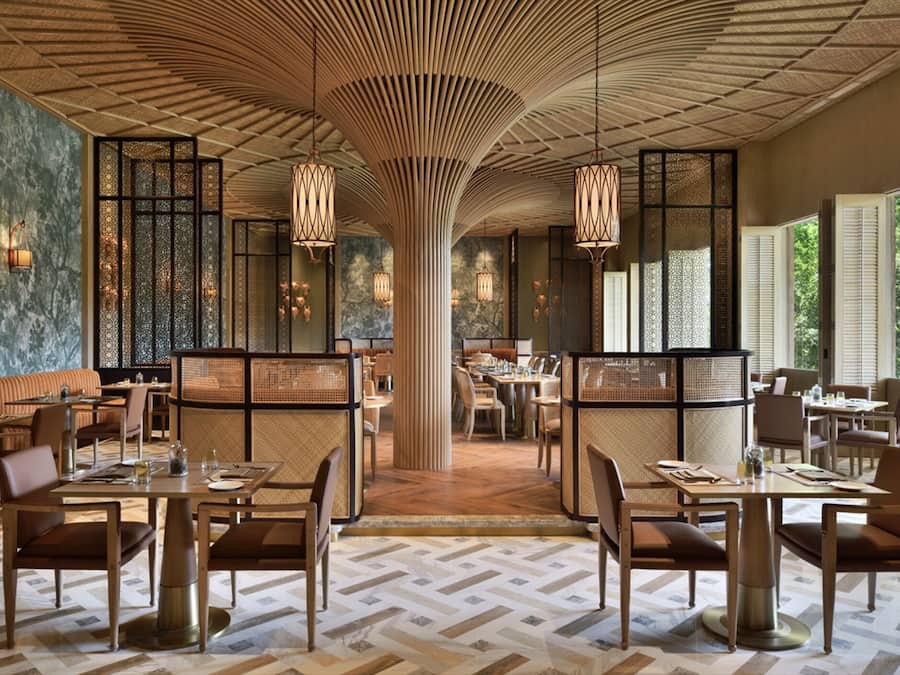 5 restaurants, breakfast served