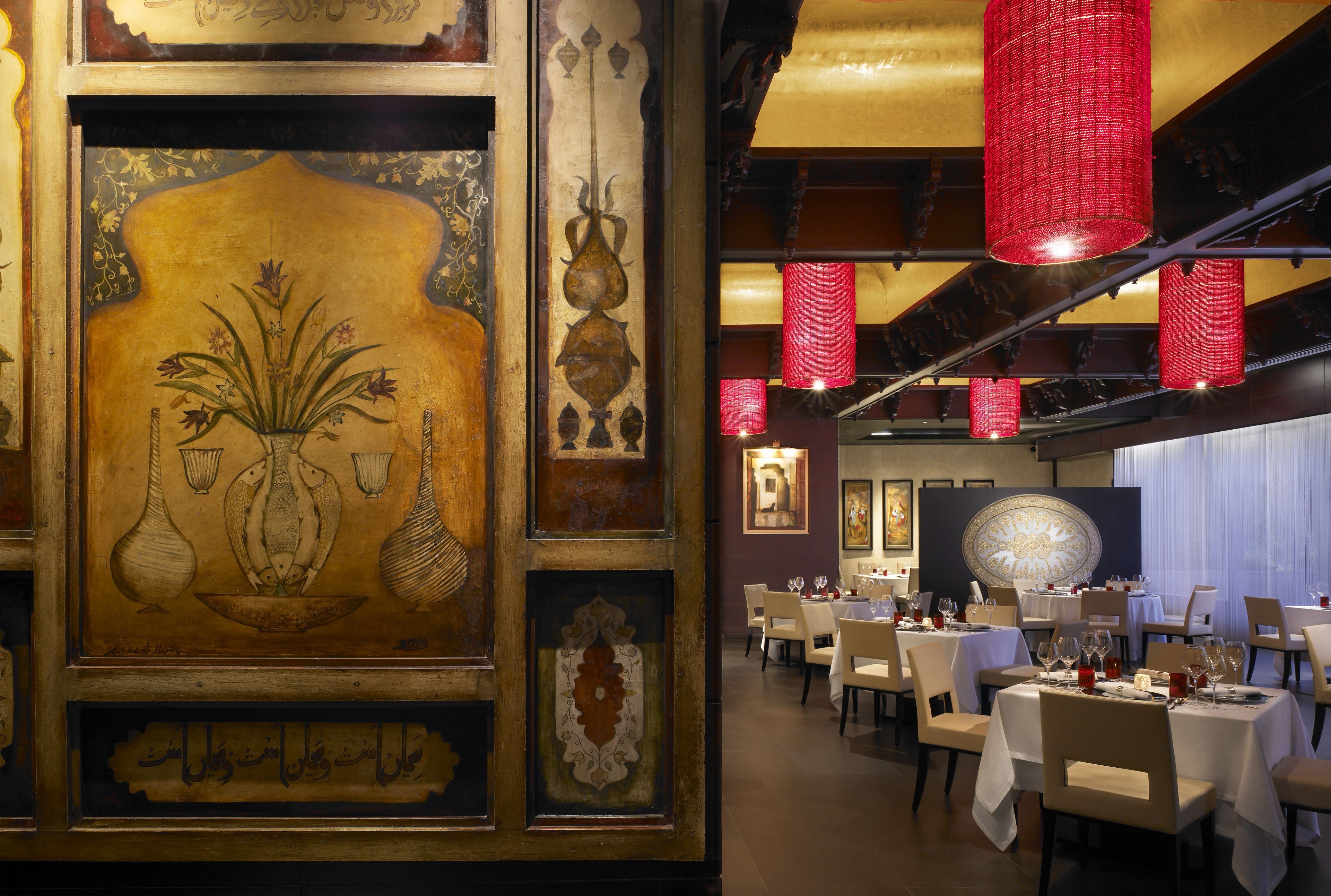 5 restaurants; breakfast, lunch, and dinner served