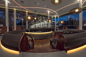 2 bars/lounges, poolside bar