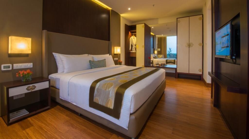 Minibar, in-room safe, individually furnished, desk