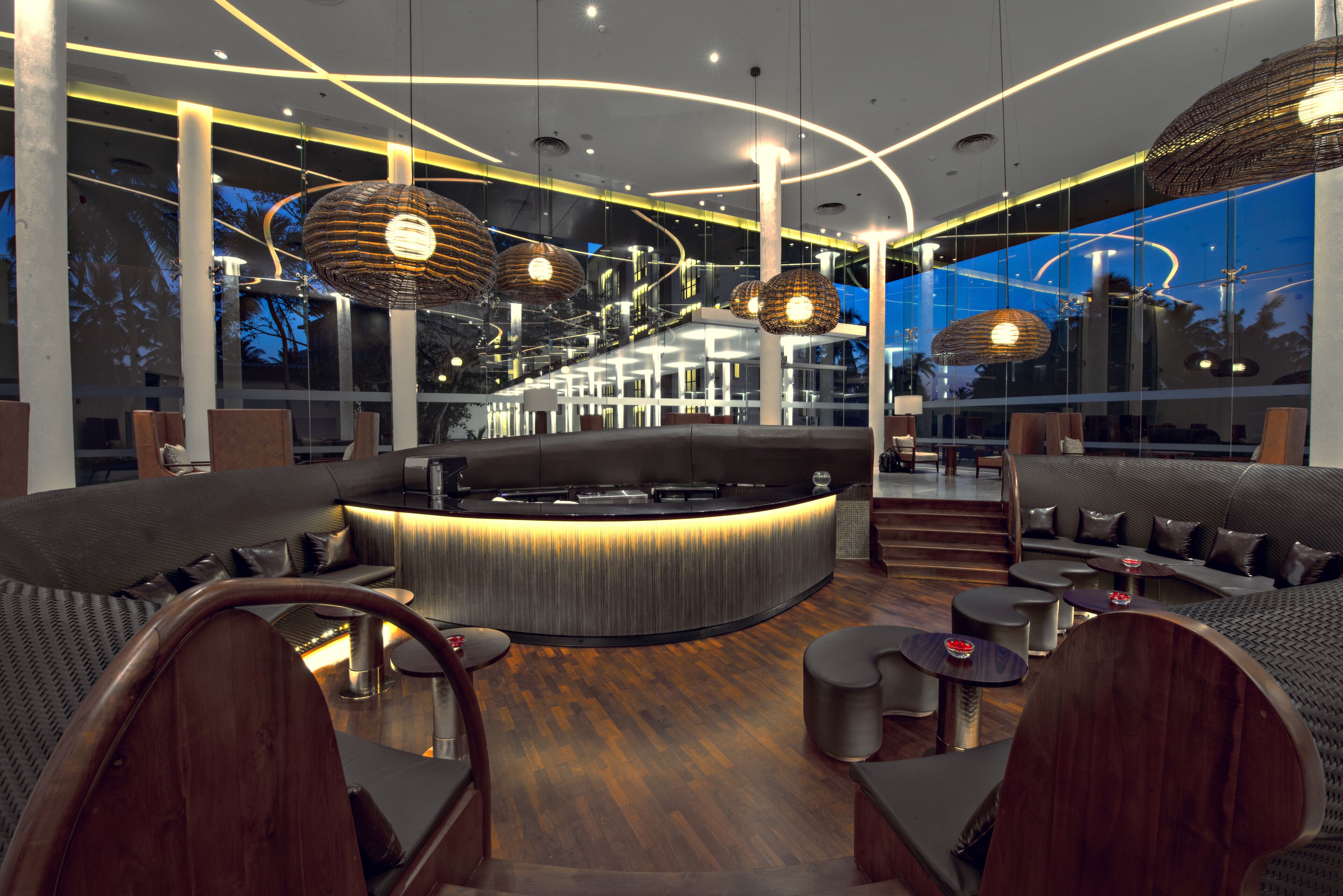 2 bars/lounges, poolside bar