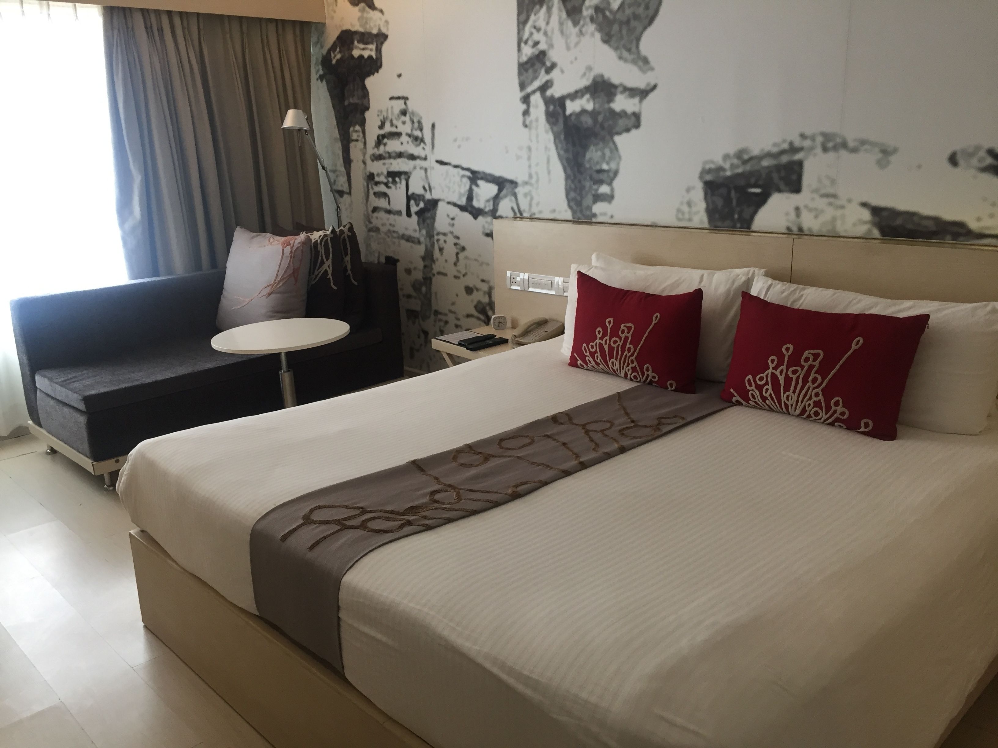 minibar, in-room safe, iron/ironing board, rollaway beds