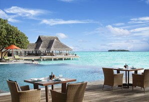 2 restaurants, breakfast, lunch, dinner served; international cuisine