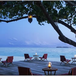 2 restaurants, breakfast, lunch, dinner served; international cuisine