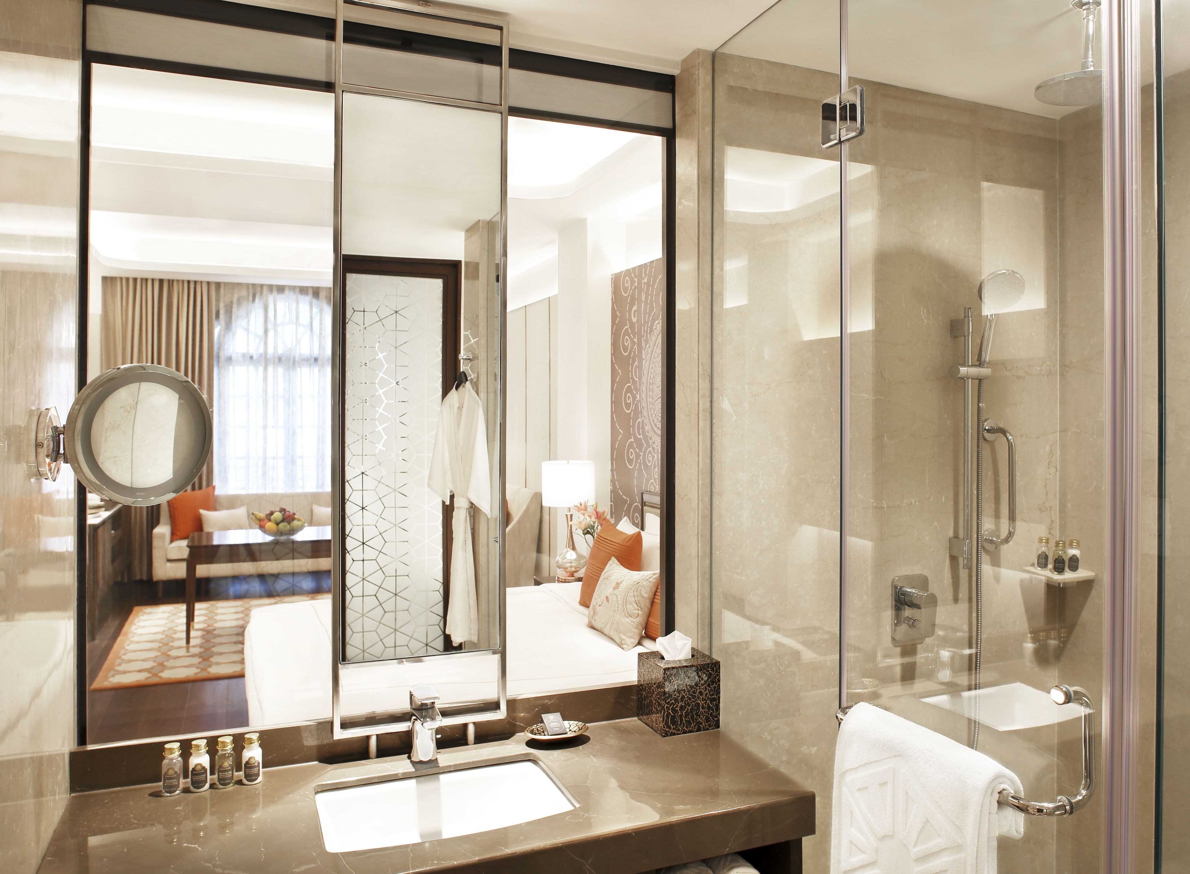 executive suite | bathroom | free toiletries, bathrobes, slippers, towels