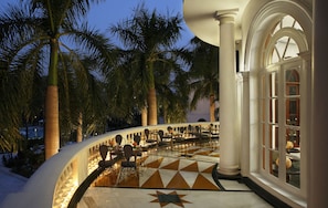 Breakfast, lunch, dinner served; Indian cuisine