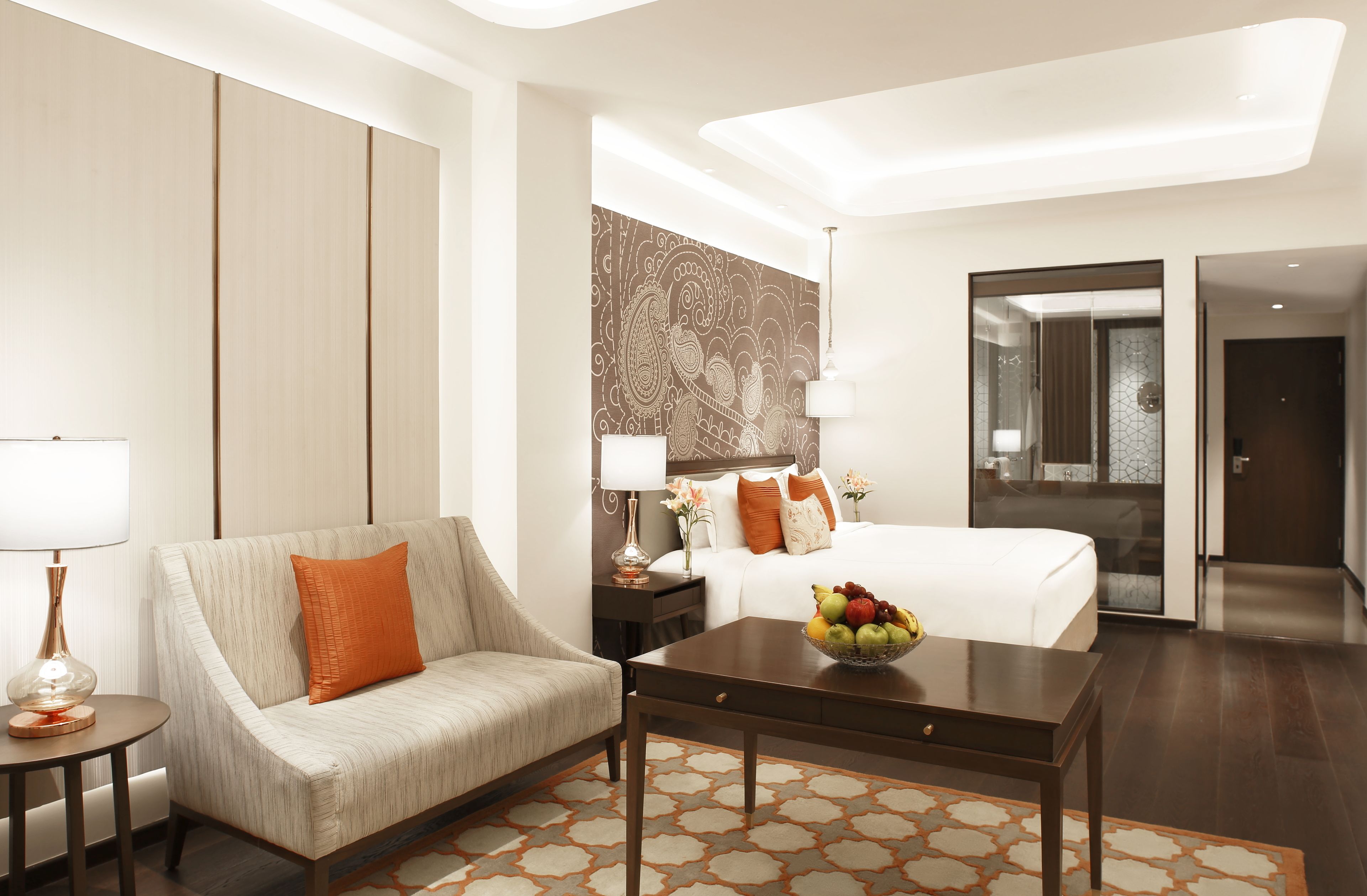 Executive Suite | Minibar, in-room safe, desk, laptop workspace